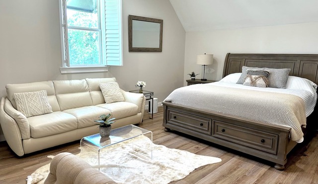 Private & FULLY FURNISHED 1BD-1BA Studio Apartment in Tranquil Madisonville, LA
