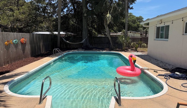 Private Pool Near Okaloosa Island+Destin+Navarre. Sunny Days Beach Escape