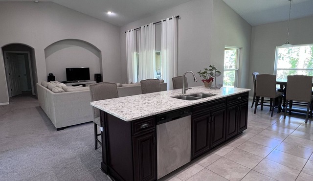 Private Waterfront Beautiful 4-bedroom Home