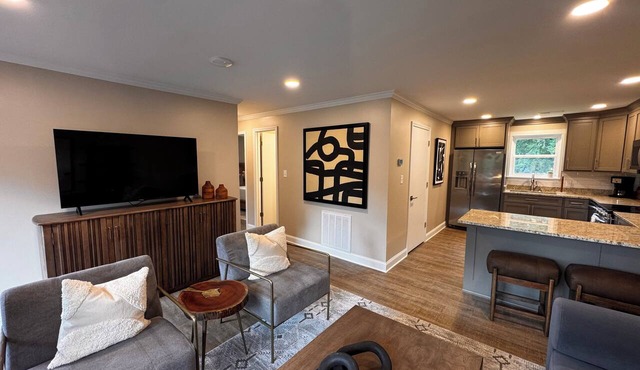 Quaint 2-bedroom apartment Historic downtown Florence