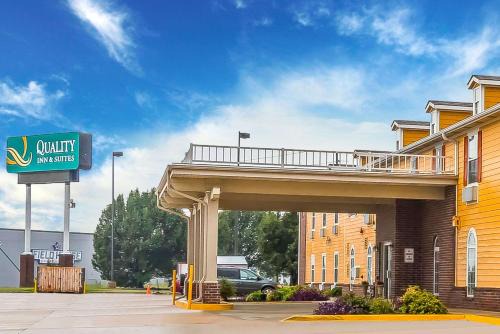 Quality Inn & Suites Chesterfield Village in Springfield