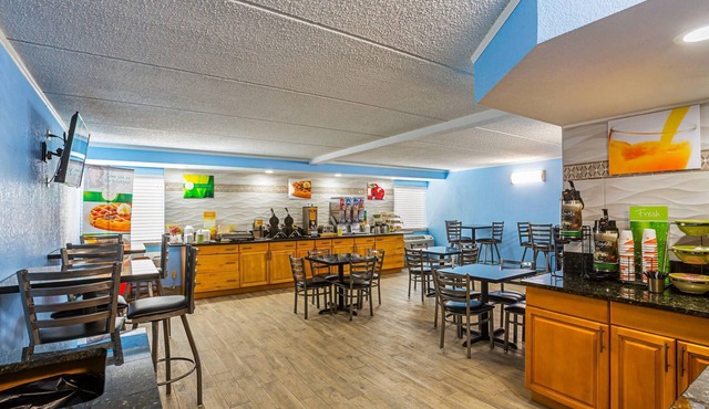 Quality Inn & Suites near Six Flags East