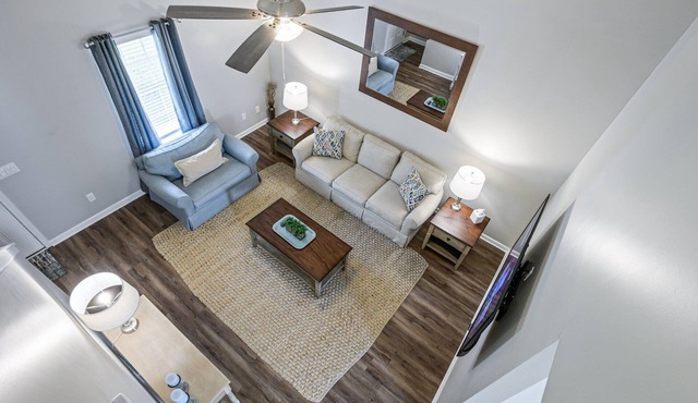 Quiet 4BR Split-Level Near LakePoint & Hospital