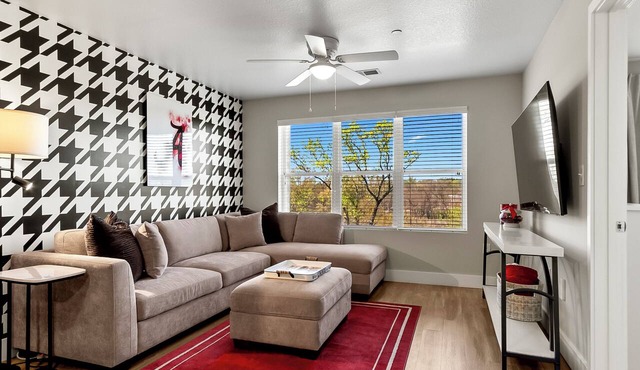 Rammer Jammer Gameday Riverfront Condo Pool & Gym
