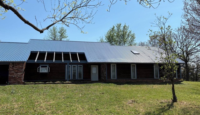 Ranch‑Style Retreat in Howe, OK - Sleeps 9