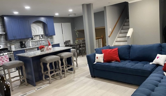 Recently Renovated Spacious Home Minute from Atlanta