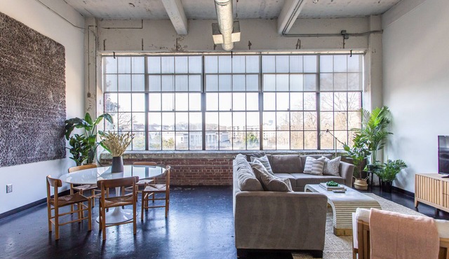 Remodeled Loft Next to Ponce City Market (on Beltline)