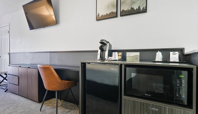 Renovated Pet-Friendly Double Room in Townsend
