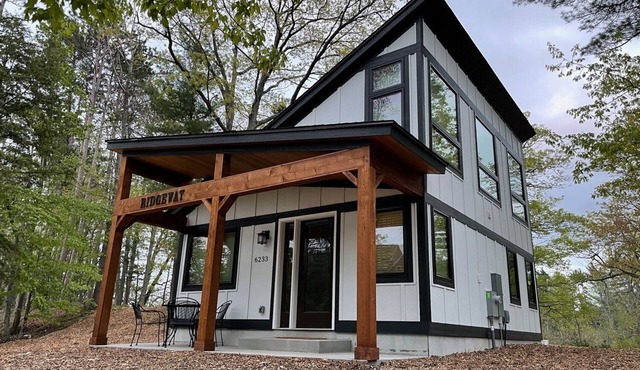 Ridge Way - Walk to Glen Arbor - Pet-Friendly - Close to Sleeping Bear Dunes