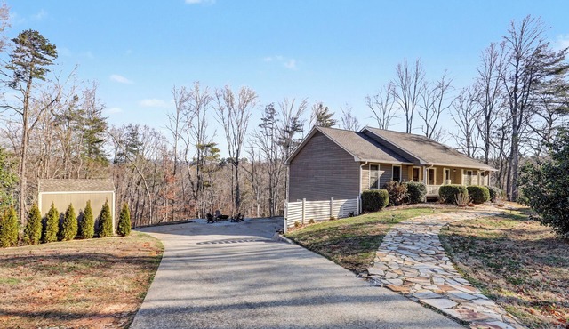Riverwilde Cottage on the Soque River and only 25 minutes from Helen in Clarkesville