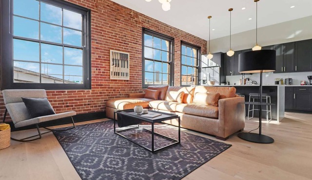 Roami at The Lola | Near French Qtr. | 2 Bedroom
