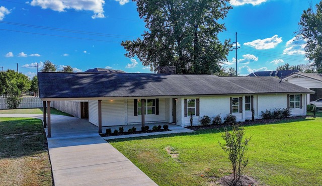 Rolling Tides | Tuscaloosa Vacation Rental-1.3 Miles to Bryant-Denny Stadium!