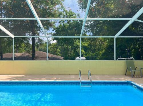 Rosemary Terrace Retreat 3bd, Pool, Pet-Friendly