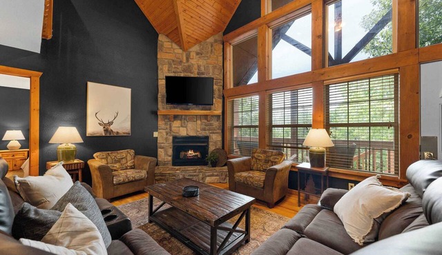 Rustic Cabin with 4 Master Suites by SDC!