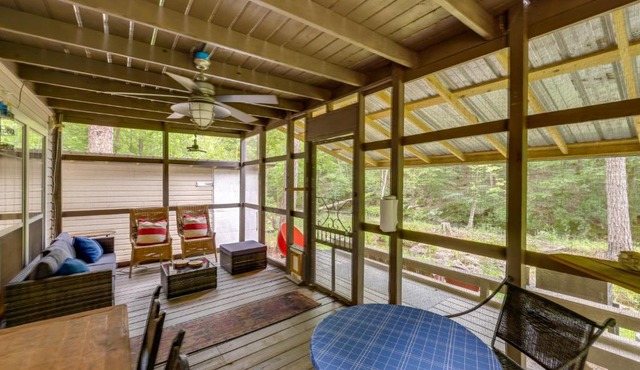 Rustic Creekside Cabin w/Access to Jordan Lake