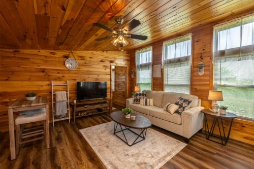 Rustic Mt Sterling Cabin2 Near Downtown Pets OK in Mount Sterling