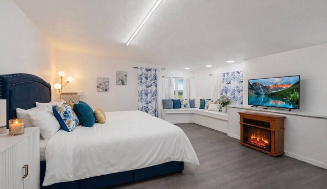 Sanford Group Getaway- 4BR/Sleeps 10, Pet Friendly