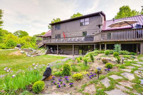 Sauna & Cold Plunge! Custom-Built Clarklake Cabin