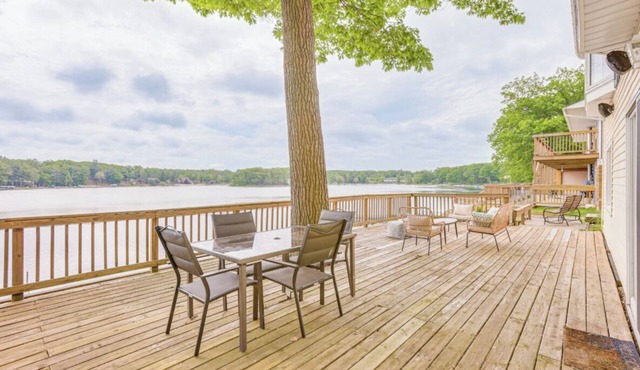 Scenic Lakefront Escape on Budd Lake