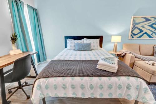 Seaside Escape 2 - Cozy Coastal Getaway with Patio
