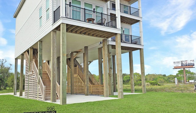Seaside Villa - Gulf Breeze with an Ocean View!