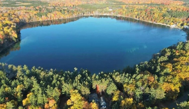 Secluded Lakefront Home- Winter Wonderland & Summer All-Sports Getaway!