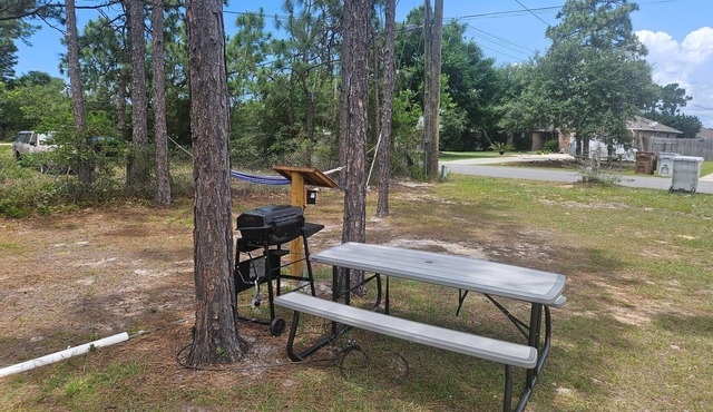 Serene campground in Navarre perfect for outdoor adventures