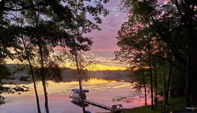 Serene Lakefront Log Estate: 4-Acre Private Retreat with Sauna