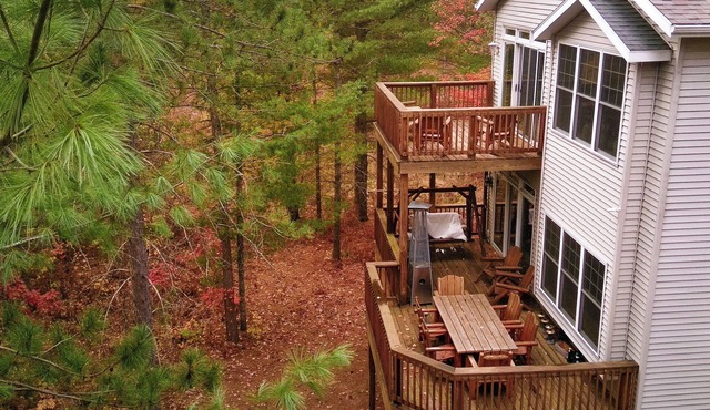 Serene Summer Escape, 6bd, game room, near Mackinaw and Harbor Springs!