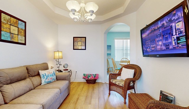Single-story home with private pool, wifi, central AC, WD and full kitchen