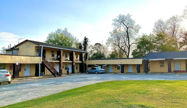 Skyland Motel