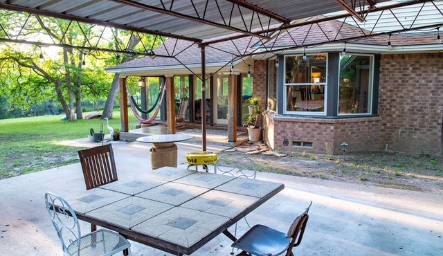 Skylight Ranch - Spacious Getaway in point