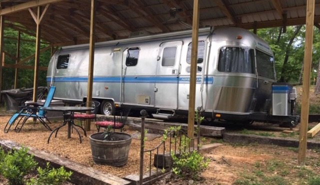 Smith Lake Glamping - 1MoTow Vintage Airstream