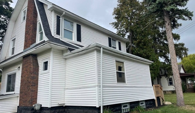 Spacious 4-bedroom house near downtown Lansing in Lansing