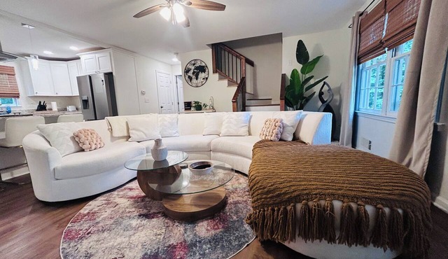 Spacious 5-bedroom, 2 kitchens, 2 master bedrooms with a finished basement. in Austell
