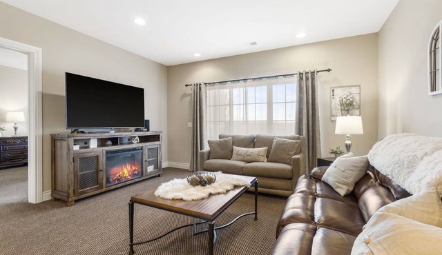 Spacious Branson Condo w/Pool, Elevator & Great Location Near All Attractions! in Branson
