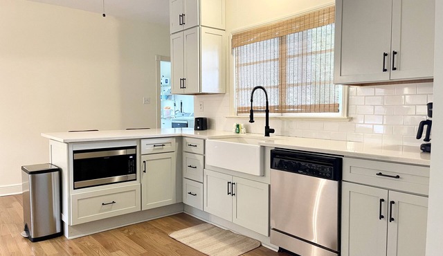 Spacious bungalow within walking distance to downtown Covington!
