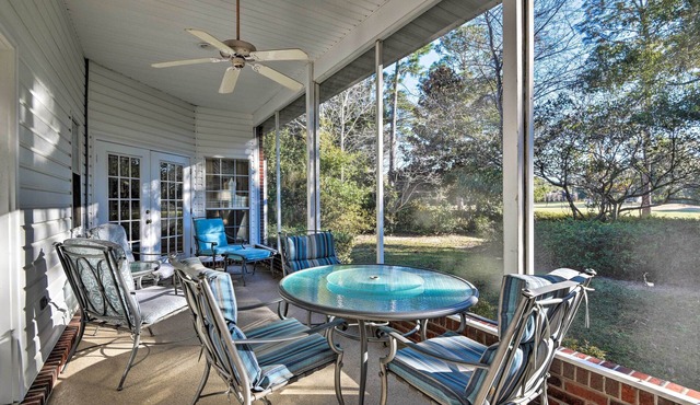Spacious Milton House w/Porch - on Golf Course!