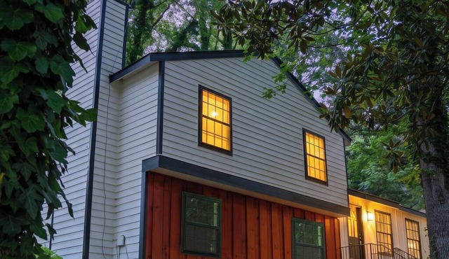 Spacious Southern Charm with Pool Table!