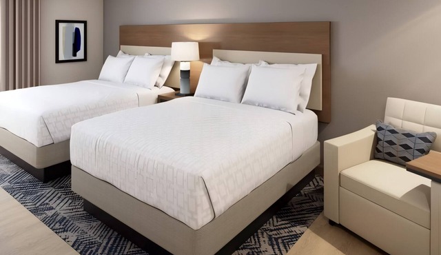 Spacious Suite with Full Kitchen Near Macomb Center for the Performing Arts