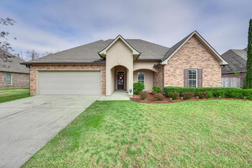 Spacious Zachary Home: 12 Mi to Baton Rouge!