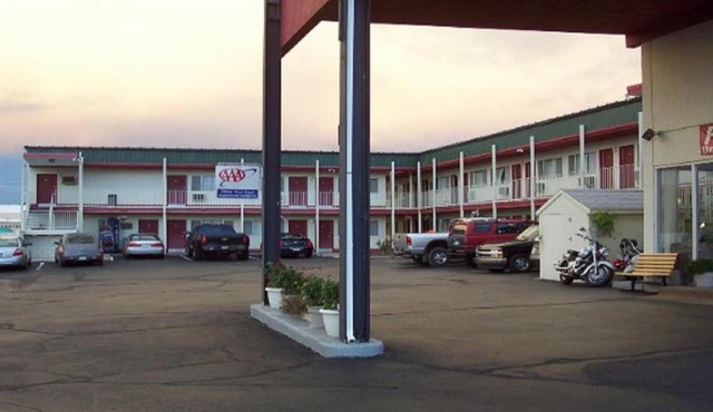 Stagecoach Motel in La Junta