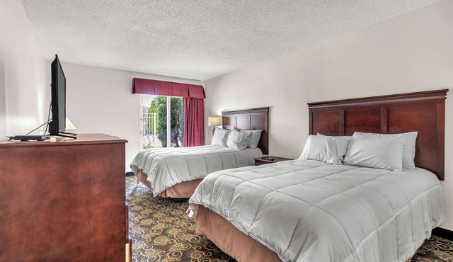 Standard Double with Patio at Indiana Beach Hotel in Monticello