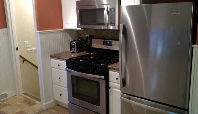 Steps from beach, snowmobile trail, boat dock. walking distance to downtown. in Tomahawk