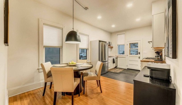 Steps From Downtown Stroudsburg | 2BR + Sleeps 4 in Stroudsburg