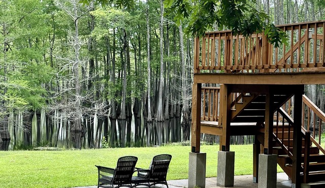 Stunning Lake Views, Grill, Fire pit, Fish from Backyard, Fully Stocked for you