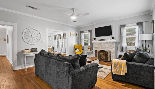 Stunning, southern charm home w/king bed