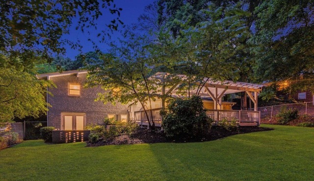 Stylish Atlanta Home 6BR Sleeps 12