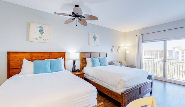 Sun-kissed 9th-floor studio w/gulf views, pools/hot tub - close to beach