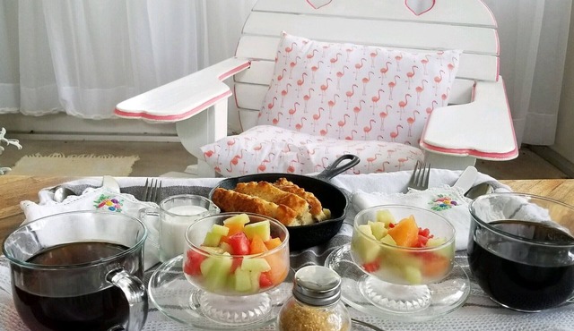 Sunny Goodstreet Bed with Breakfast!